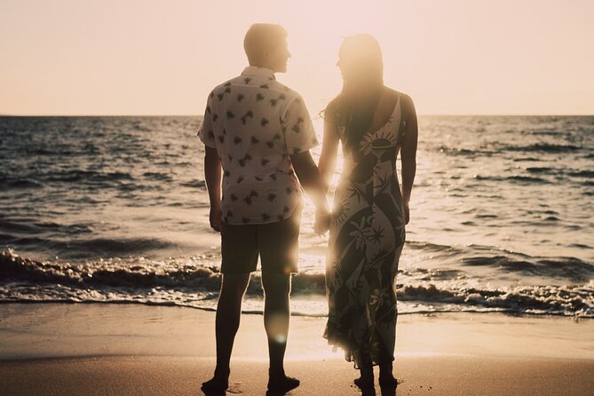 A Romantic Photoshoot for 2 in Maui - The weather policy protects your plans