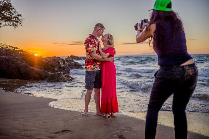 A Romantic Photoshoot for 2 in Maui - Who will enjoy this most