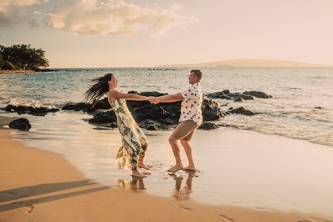 A Romantic Photoshoot for 2 in Maui - What happens during the one-hour shoot