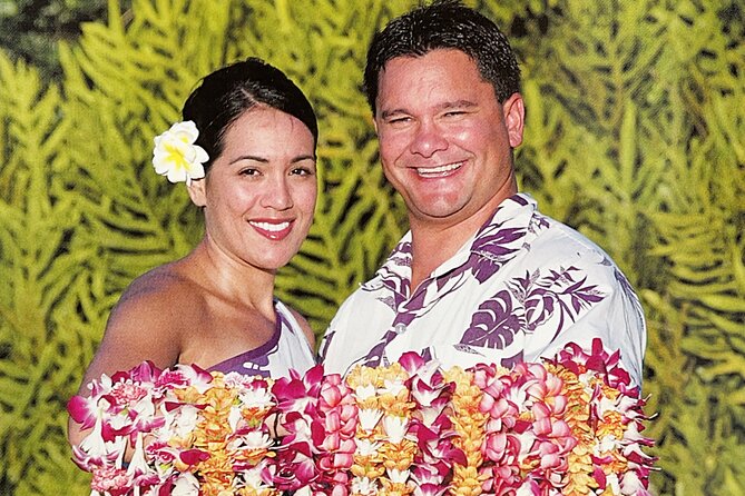 Deluxe Orchid Lei Greeting (Maui, Kahului Airport, OGG) - What the Deluxe Orchid Lei Includes