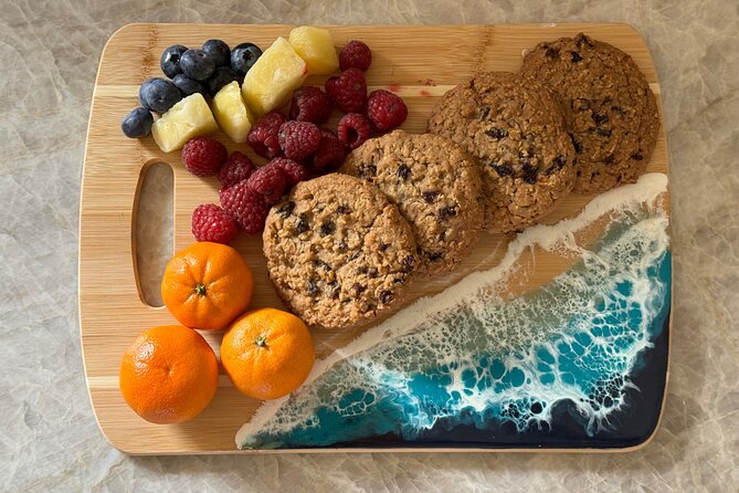 Epoxy Resin Cheese Board Art Class - Practical details for your Maui schedule