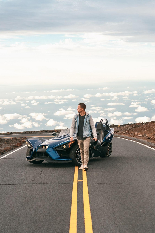 Explore Maui in a Polaris Slingshot - Getting comfortable behind the wheel