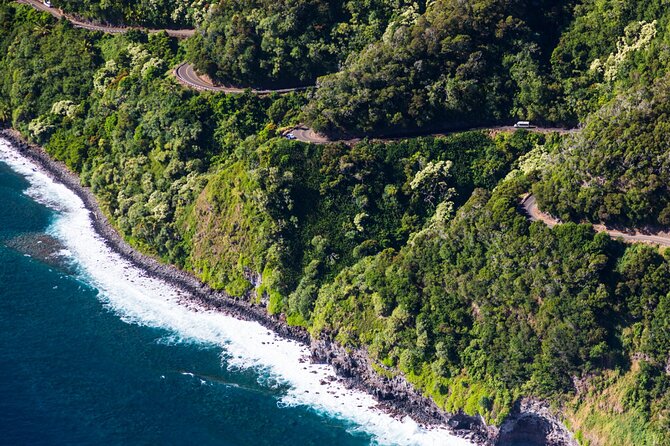 Famous Road to Hana Waterfalls, Black Sand Beach & Lunch - Why the Road to Hana works best from a passenger seat