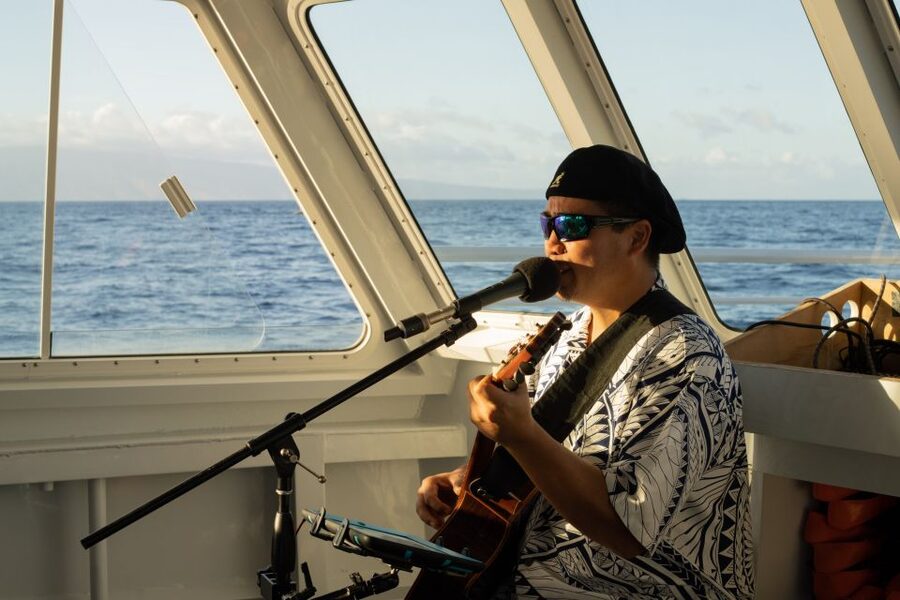 From Ma'alaea: Sunset Dinner Cruise Aboard the Quicksilver - Chocolate cake, cheesecake, and a slow sunset