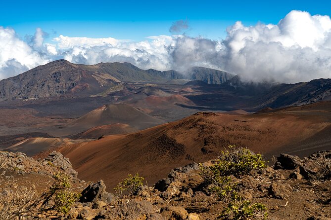 Haleakala Crater Hiking Experience - Climbing toward the 10,000-foot summit area