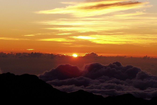 Haleakala Sunrise Tour with Breakfast and West Side Pickup - Haleakala National Park before sunrise
