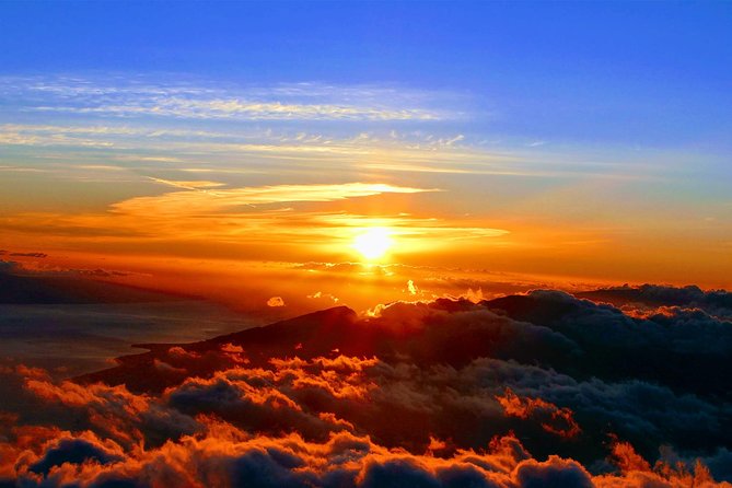 Haleakala Sunrise Tour with Breakfast and West Side Pickup - The descent reveals Maui in daylight