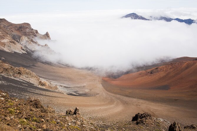 Haleakalā Sunset Spectacle Private Tour: Maui’s Heavenly Evening - Why Haleakalā sunset feels different from a beach evening