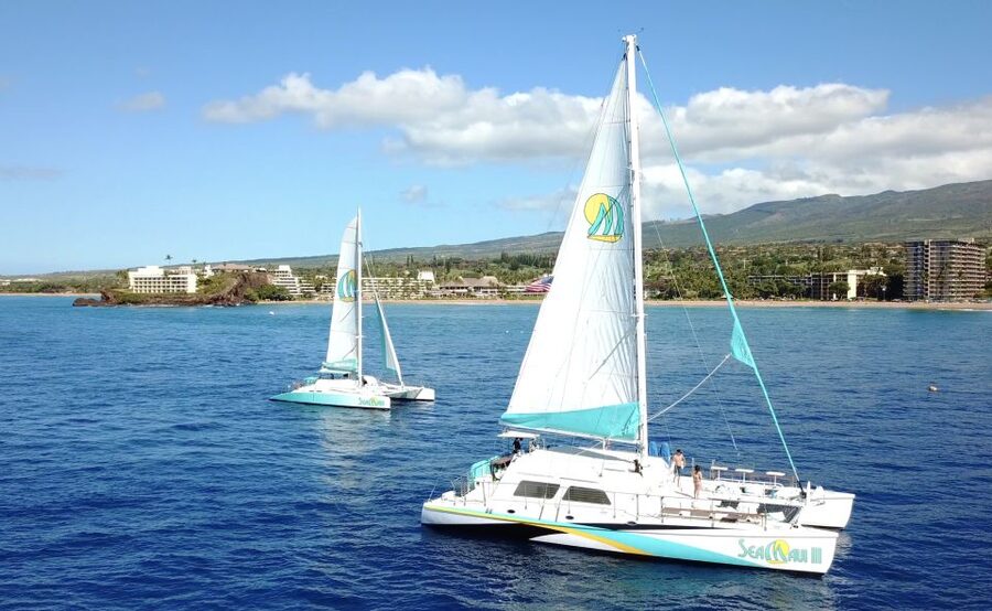 Kaanapali: Sunset Dinner Catamaran Cruise With Drinks - What the crew adds to the evening