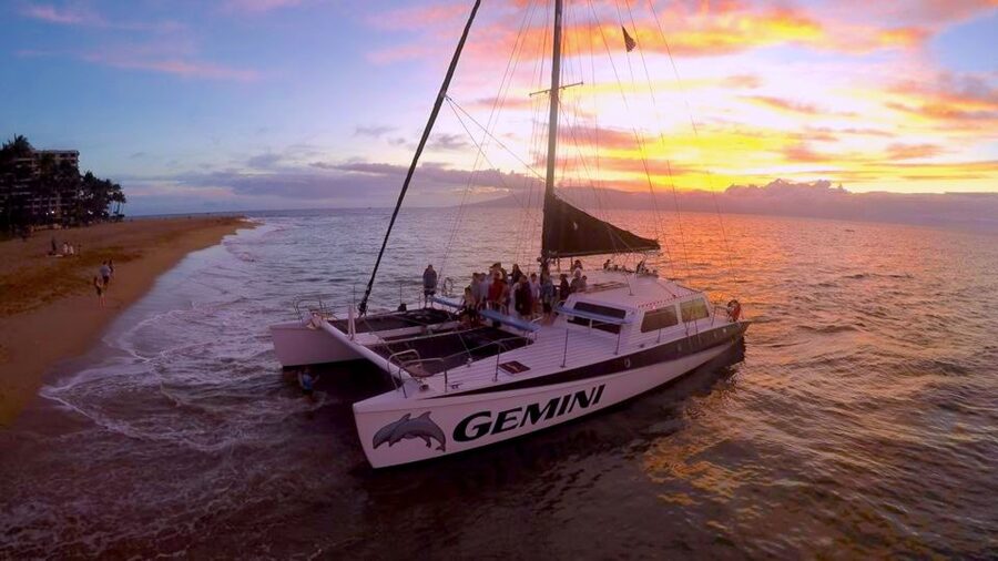 Maui: 2 Hour Sunset Dinner Sail with Open Bar and Appetizers - Meeting at the Westin and boarding from the beach
