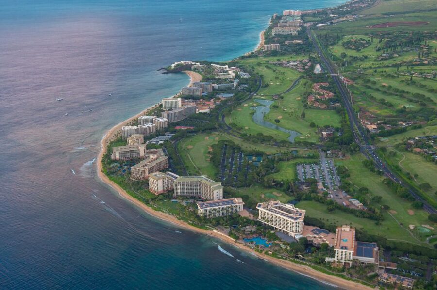 Maui: 3-Island Hawaiian Odyssey Helicopter Flight - What the six-person group means