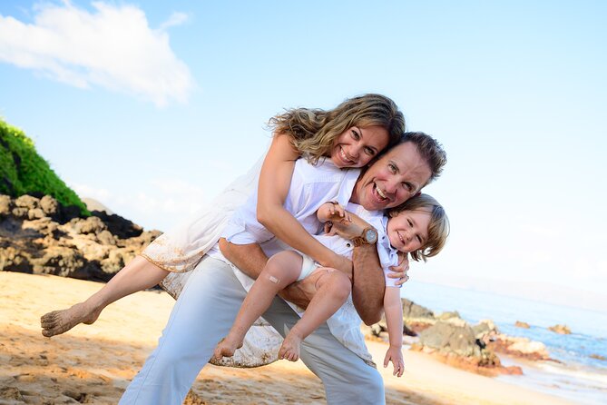Maui Family and Couple Beach Photo Session - Meeting at Po‘olenalena Beach in Wailea-Makena