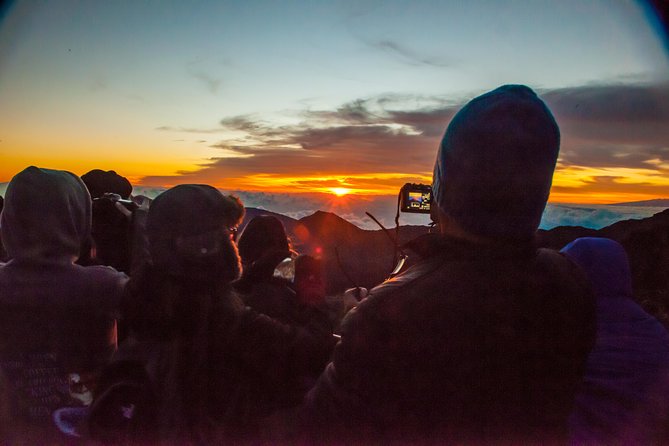 Maui: Haleakala Sunrise Spectacular with Local Breakfast - Leaving Maui in the dark
