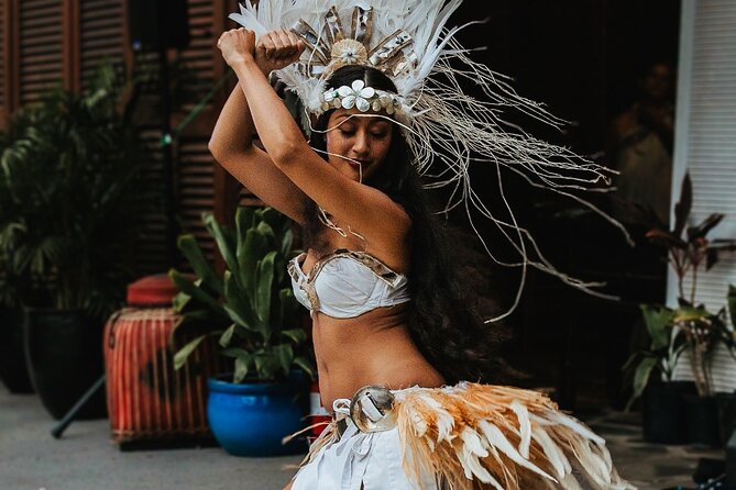 Maui Hula Show: Hula and Fire Dancing at South Maui Gardens - South Maui Gardens Sets the Mood