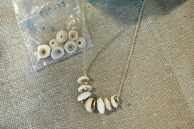 Maui Jewelry Making Class with Puka Shells and Pearls - Choosing between pearls and puka shells