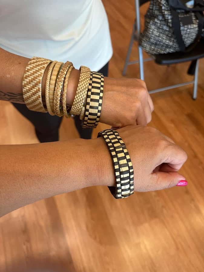 Maui: Lauhala Bracelet Weaving Craft Class - Making a Maui souvenir with your own hands