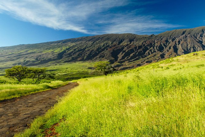 Maui "Loop" Road To Hana Audio Driving Tour - Hana’s beaches and the Kipahulu side