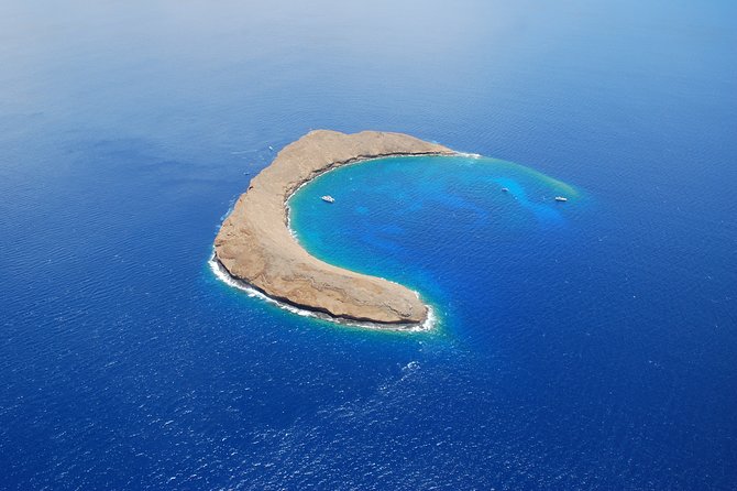 Maui: Molokini & Turtle Town Snorkel & Waterslide Adventure - Molokini Crater gives you the clearest water of the morning
