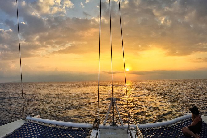 Maui: Original Sunset Cruise with Open Bar from Ka’anapali Beach - Music, crew service, and the mood onboard