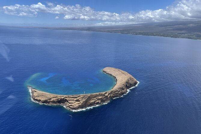 Maui -PRIVATE- Air Tour FUN: 3 Islands: (2-5 people): SEE it ALL! - Photographing from a moving aircraft