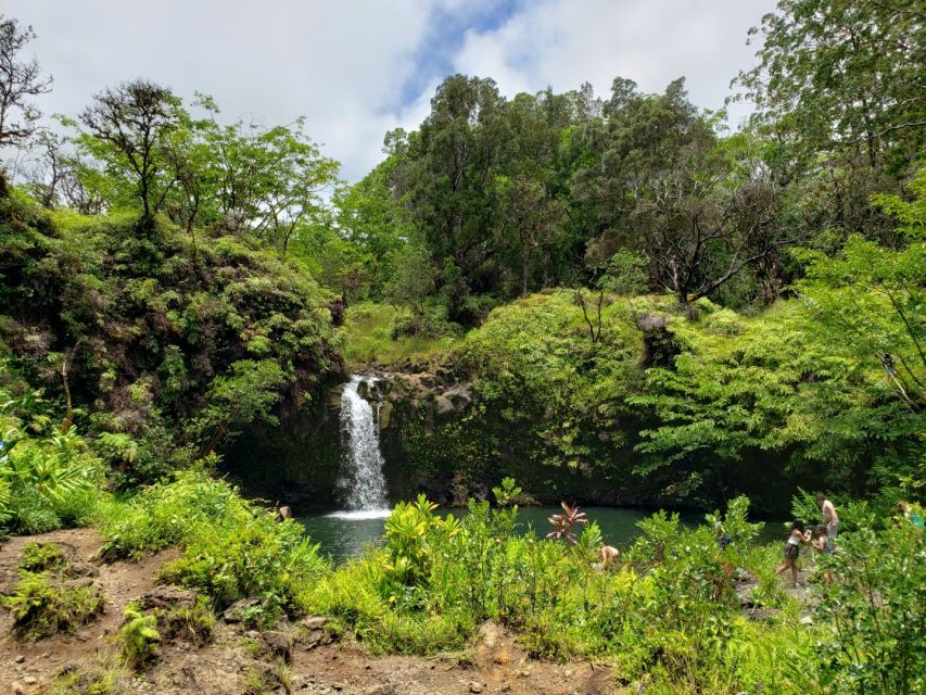 Maui: Road to Hana Adventure with Breakfast & Lunch - Breakfast sets up an early start