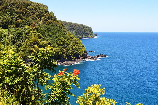 Maui: Road to Hana Luxury Limo-Van Tour with Helicopter Flight - Lunch is better planned than a roadside food stop