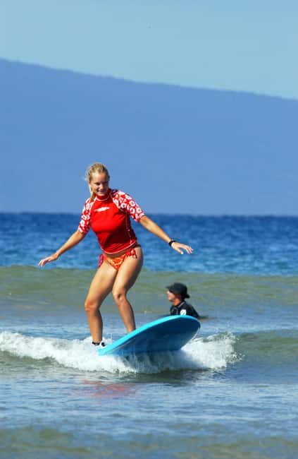Maui: Surfing Lesson for everyone ; pure fun! - The land lesson turns nerves into useful practice