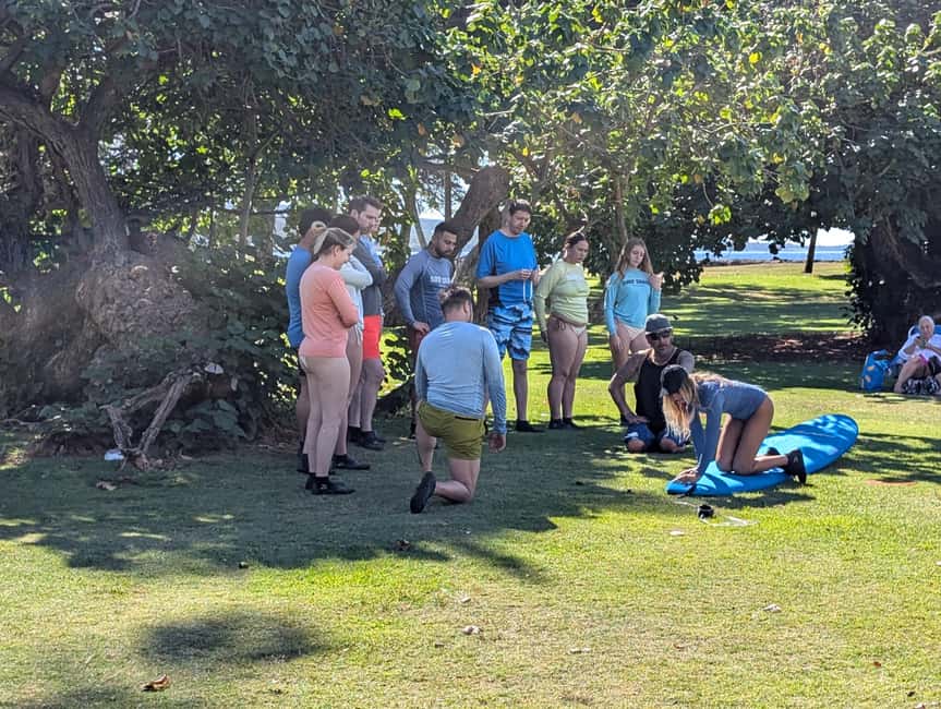 Maui: Surfing Lesson for everyone ; pure fun! - How the experience works for families