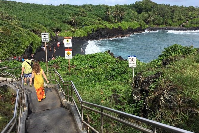 Maui Tour : Road to Hana Day Trip from Lahaina with Pick-up - Hana and the old plantation-town feel
