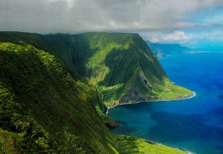 Maui: Waterfalls of West Maui and Molokai Helicopter Tour - Leaving Kahului and crossing West Maui