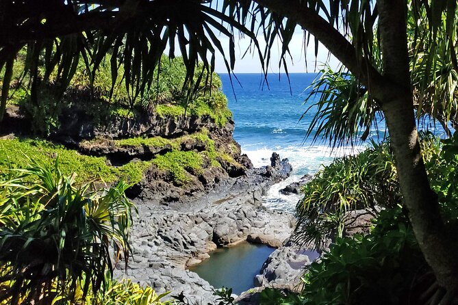 Private Road to Hana or any Maui destination in Luxury Mercedes Sprinter - Pickup details deserve careful attention