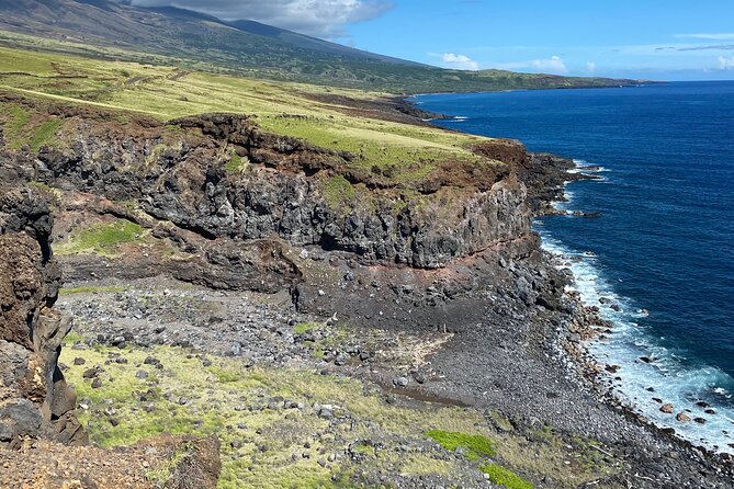 Rainforest Tour to Hana and Beyond - Waiʻanapanapa and the black volcanic coast
