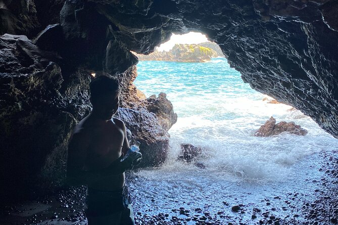Rainforest Tour to Hana and Beyond - Hoʻo­kipa Beach and the final coastal look