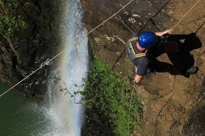 Rappel Maui Waterfalls and Rainforest Cliffs - Swimming in the waterfall pools