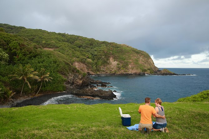 Road to Hana Tour - Hookipa Beach Park starts the day with sea turtles