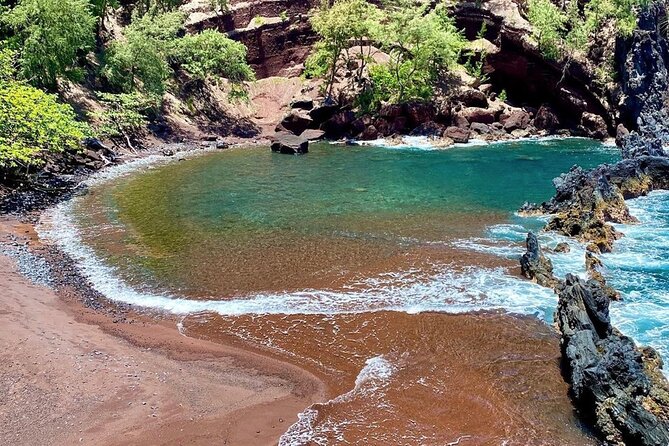 Road to Hana Tour - Best of Maui - Banana bread, food trucks, and local flavors