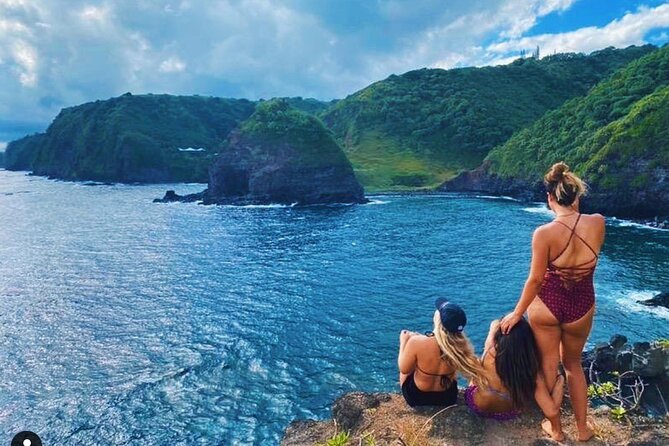 Road To Hana Tour with GO PRO 13 Videography - Food stops, banana bread, and a practical lunch break