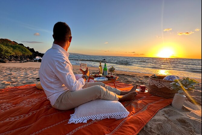 Romantic Sunset Picnic at Pristine Beach with Photo & Video - A 90-Minute Sunset Date in Kihei
