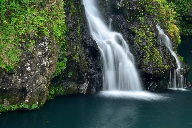 Small-Group Luxury Tour: Road to Hana and Ka'eleku Cavern Day Trip - Lunch near the cavern