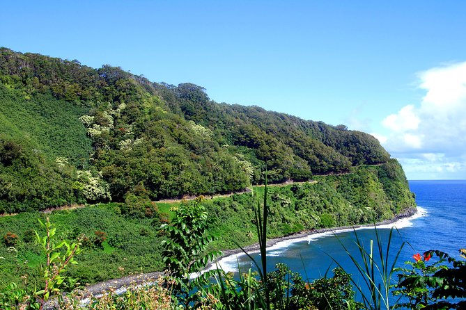 Small-Group Luxury Tour: Road to Hana and Ka'eleku Cavern Day Trip - Wai’anapanapa’s black sand coast