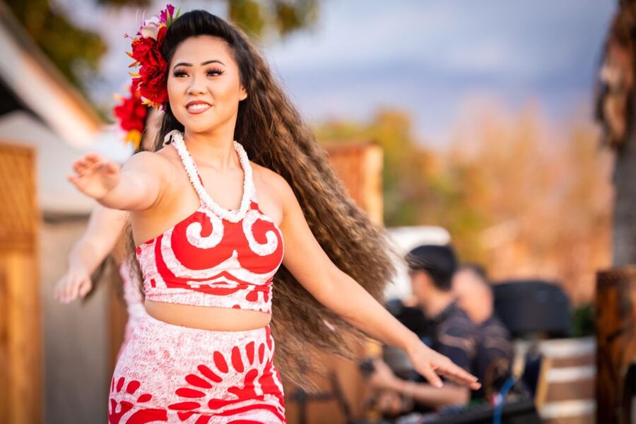 South Maui: Gilligans' Island Luau with Dinner and Drinks - The Hawaiian buffet: broad choice, mixed expectations