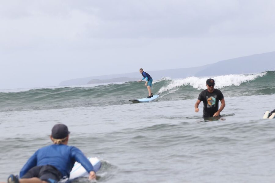 South Maui: Semi-Private Surf Lesson - Who should book this surf lesson