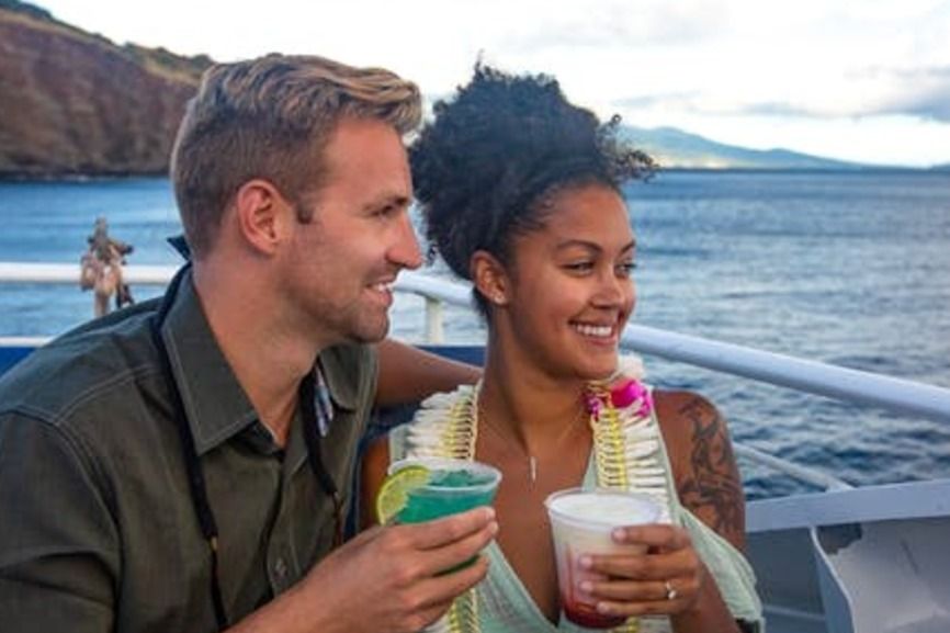 South Maui: Sunset Cruise with 4-Course Dinner and Drinks - Key points at a glance