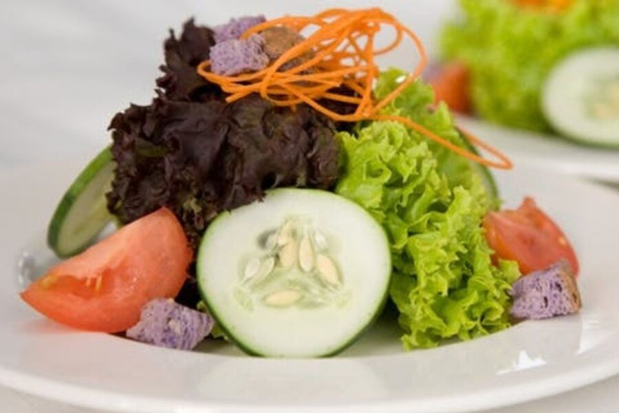 South Maui: Sunset Cruise with 4-Course Dinner and Drinks - Drinks, music, and the pace of dinner