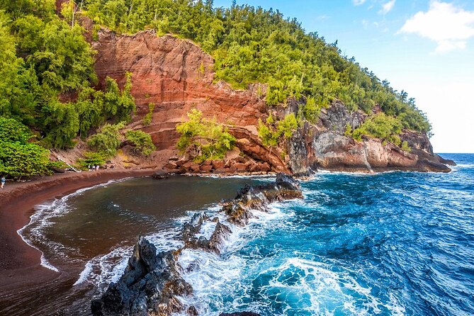 Stellar HI Tours- 15 person van-your own private tour to Hana! - Why a private Road to Hana tour can be worth the price