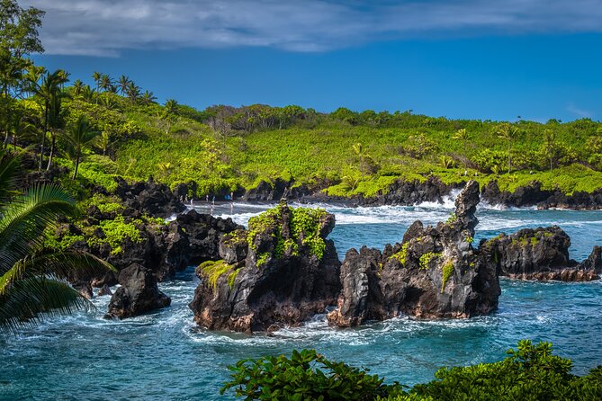VIP Private Road to Hana Tour in Cadillac Escalade with Pickup - Ke‘anae Point and the banana bread tradition