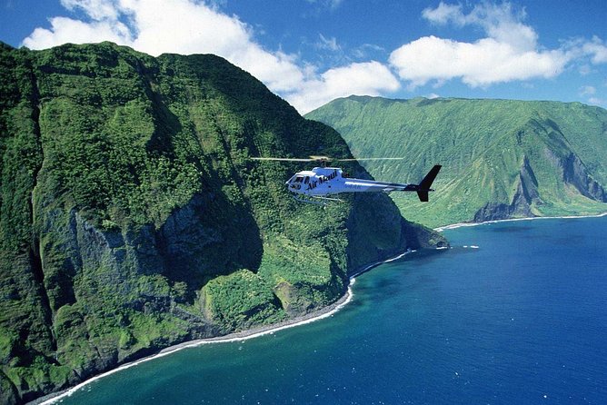 West Maui and Molokai 60-Minute Helicopter Tour - Why this helicopter route is special
