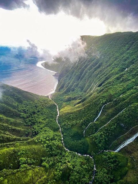 West Maui and Molokai Special 45-Minute Helicopter Tour - Motion, comfort, and the fear factor
